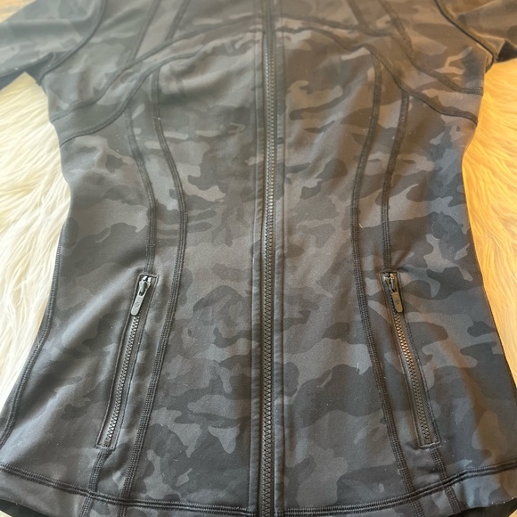 Lululemon Define athleisure, athletic, Gorp core, Camouflage Jacket - Picture 8 of 13